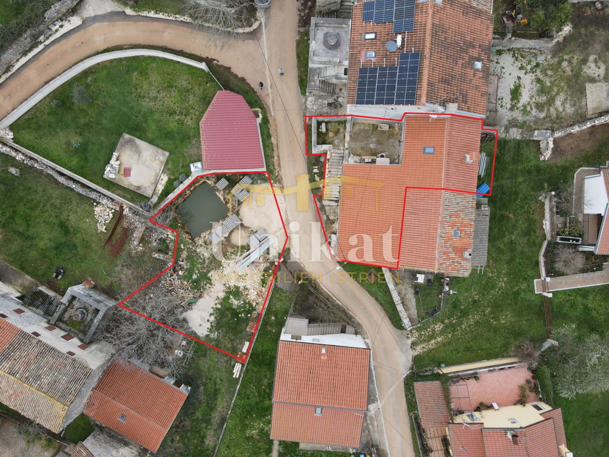 Casa in pietra vicino a Višnjan da completare